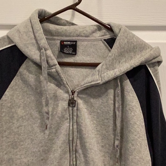 Sweatshirt - Picture 2 of 6